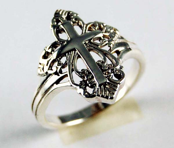 Ring Silver Cross Plain With Fancy Cut Design