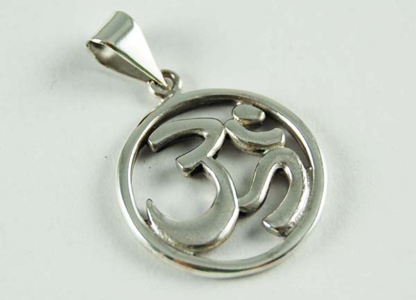 Pendant Silver Om In Circle