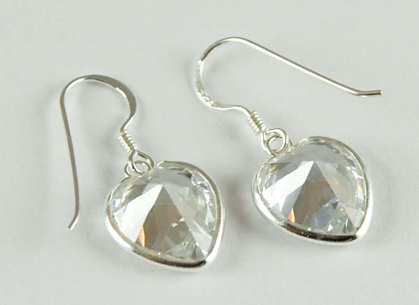 Earring Silver Heart Clear Stone With Silver Edge
