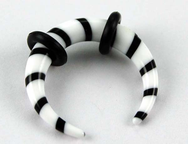 Body Piercing Claw White 4mm2pcs In A Pack