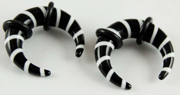 Body Piercing Claw Black White 6mm 2pcs