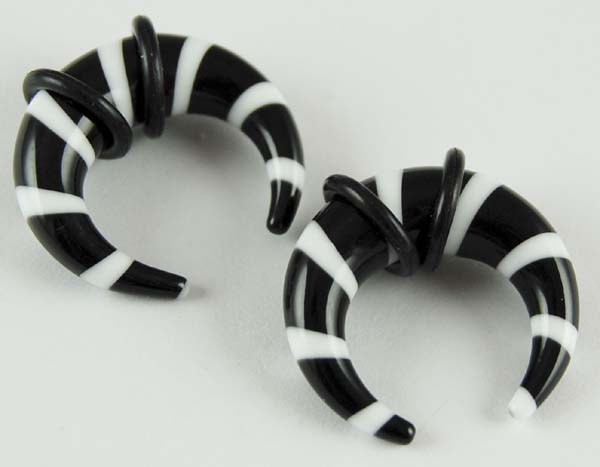 Body Piercing Claw Black 8mm 2pcs