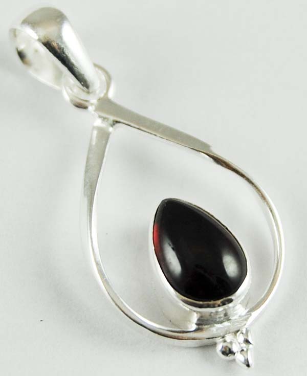 Pendant Silver Garnet Cab
