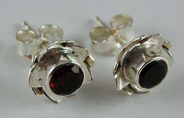 Earring Silver Stud Garnet