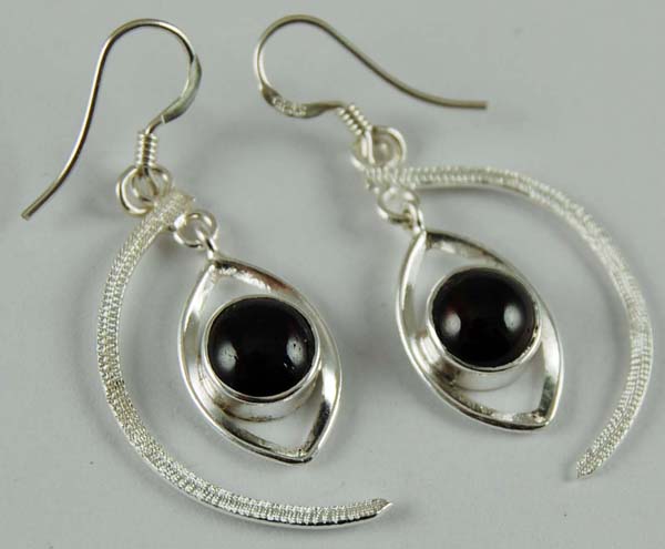 Earring Silver Garnet
