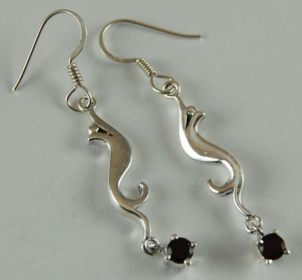 Earring Silver Garnet