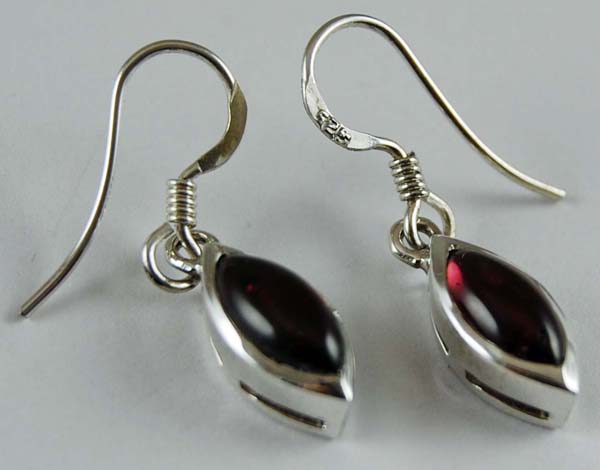Earring Silver Garnet