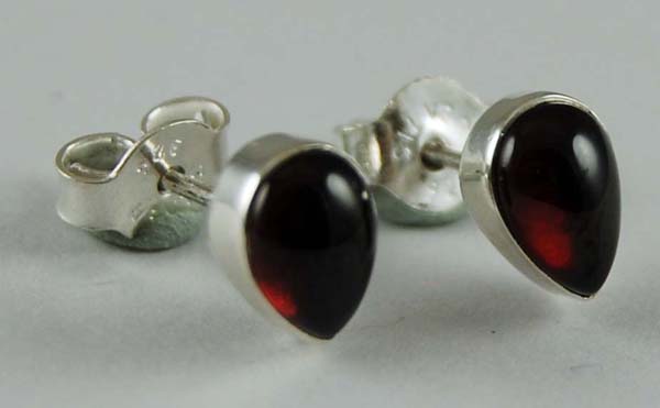 Earring Silver Stud Garnet