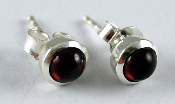 Earring Silver Stud Garnet