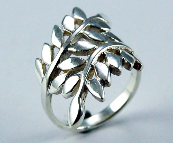 Ring Silver Leaf Design Overlap