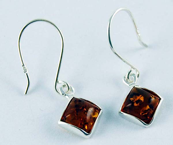 EARRING AMBER SMALL SQUARE COGNAC
