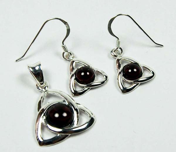 Pendant And Earring Set Silver Celtic Stone Garnet
