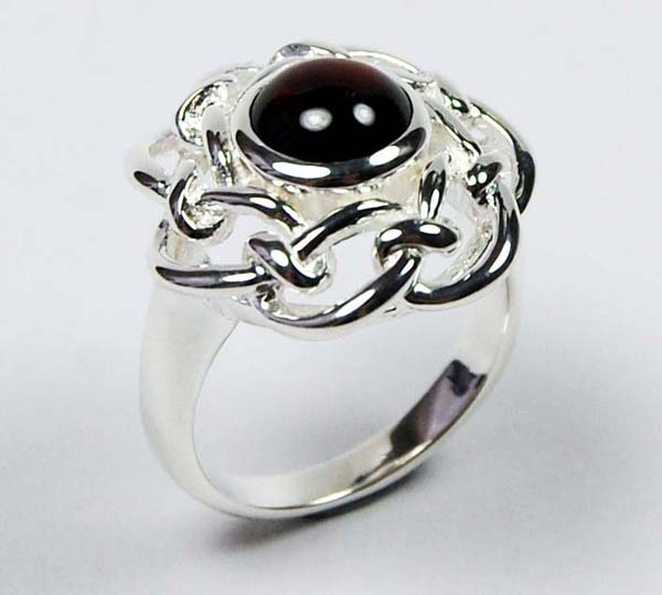 Ring Silver Flower Cut Garnet