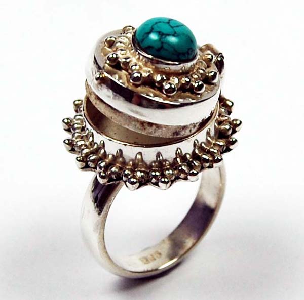 Ring Silver Circle Stone Raised With Facy Edges Turquoise