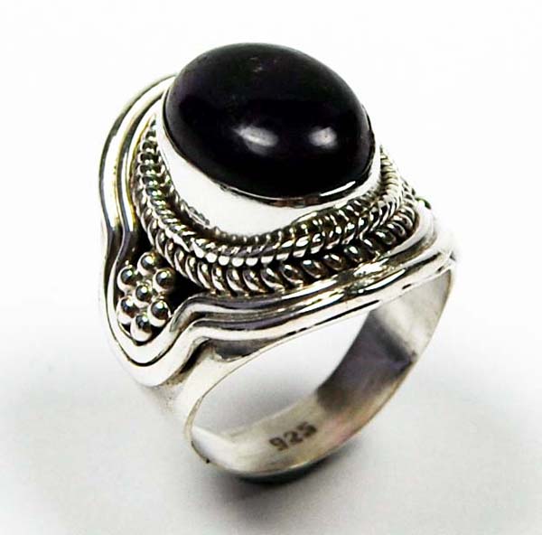 Ring Silver Oval Stone With Floral Sides Amethyst