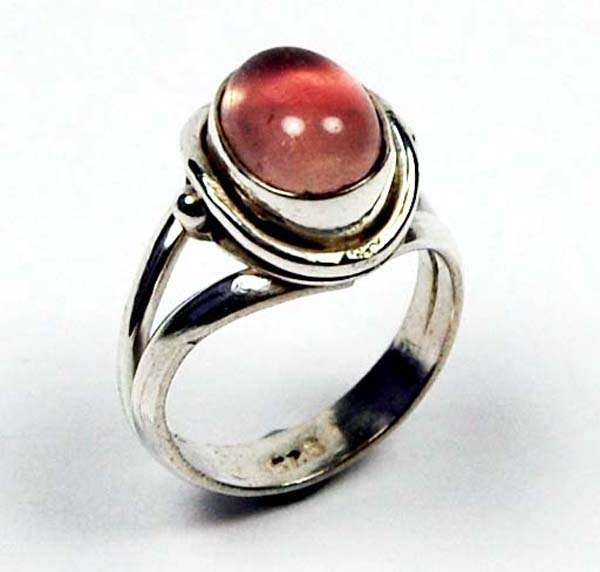Ring Silver Oval Stone Inset Plain Rose Quartz