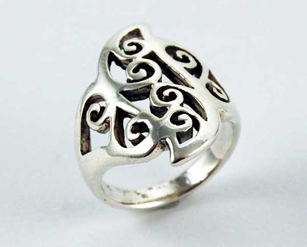 Ring Silver 8 Swirls Cut Design