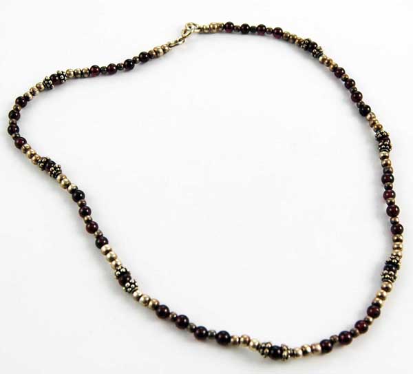 N/Lace Silver Garnet Circle Beads