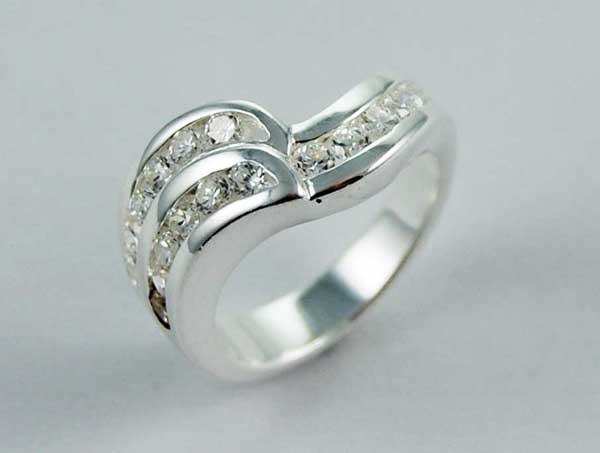 Ring Silver Clear Stones Overlap