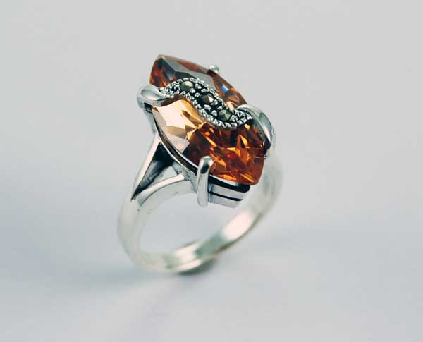 Ring Silver Oval Point Stone Citrine With Marcasites