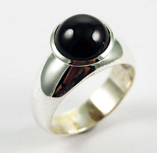 Ring Silver Circle Stone Garnet
