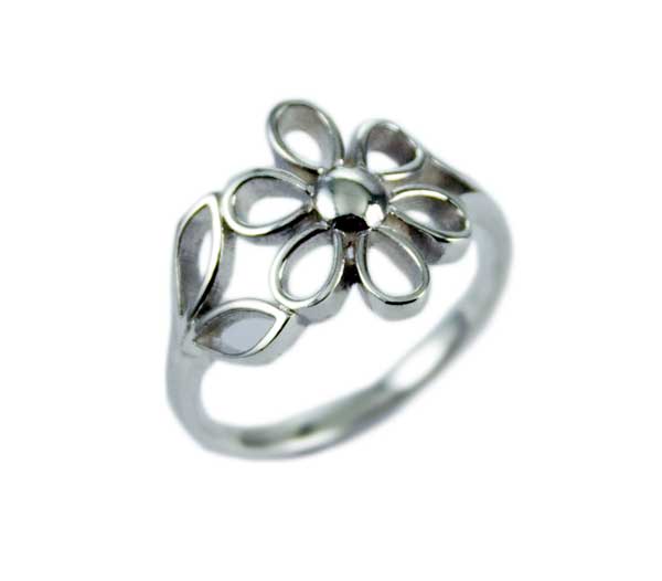 Ring Silver Flower With Cut Petals
