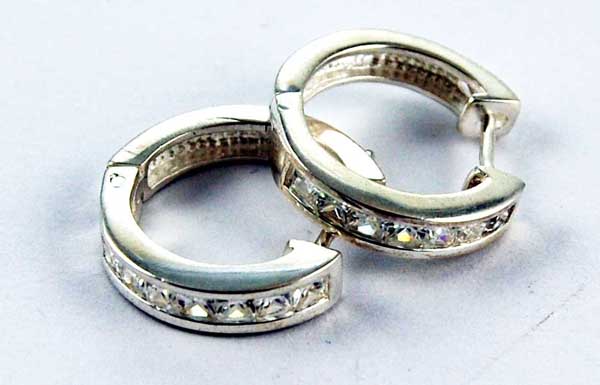 Earring Silver Cz Sleeper Lge