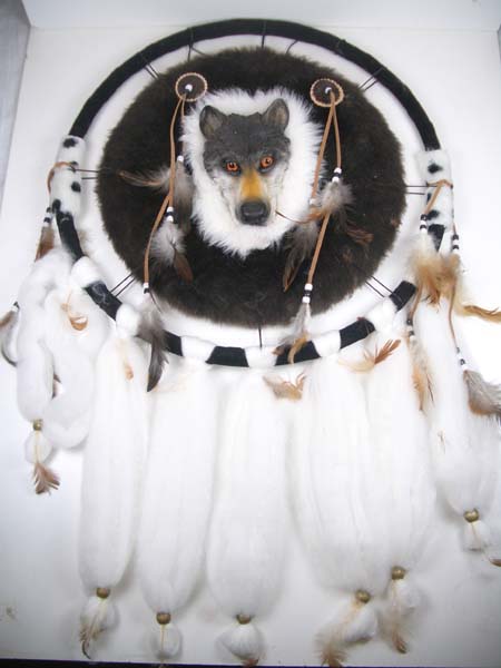 DREAMCATCHER WOLF HEAD 18 INCH