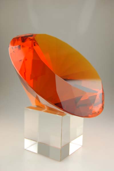 CRYSTAL AMBER 15CM WITH STAND 6CM