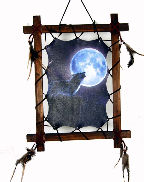 FRAME WOODEN WOLF HOWLING