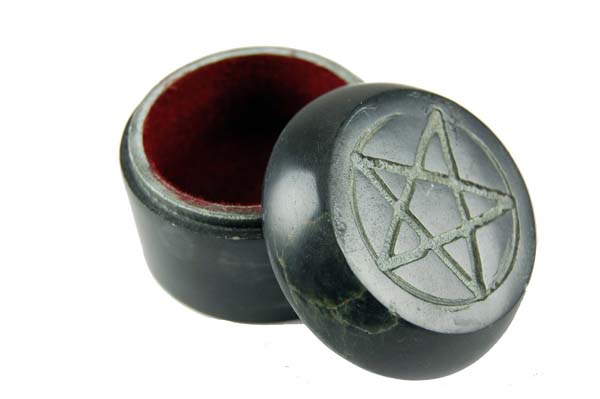 Soapstone Box Jewellery Pentagram 4.5cm (h) 6.5cm (d)