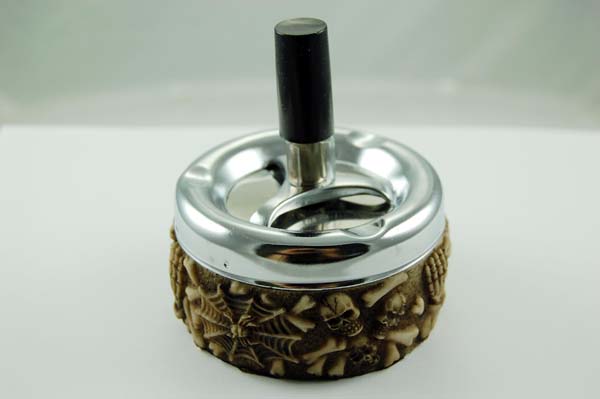 Ashtray Spinner Skull 6 Pieces