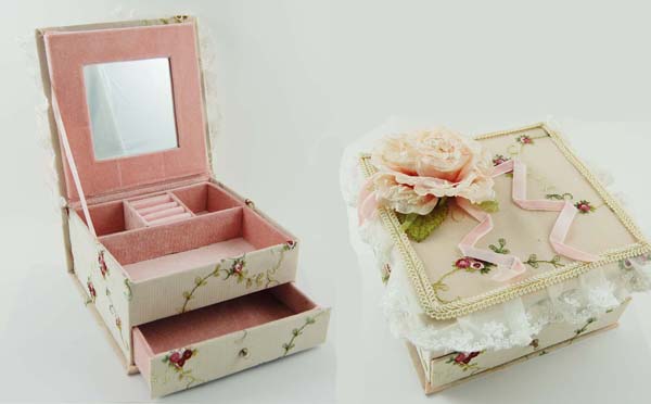 Box For Jewellery With Mirror 17.5x17.5x9cm