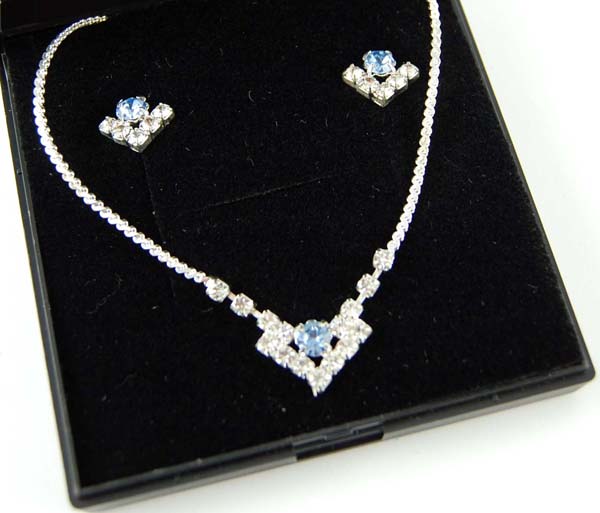 Necklace And Earring Set Blue Studs With Clear Stone Setting
