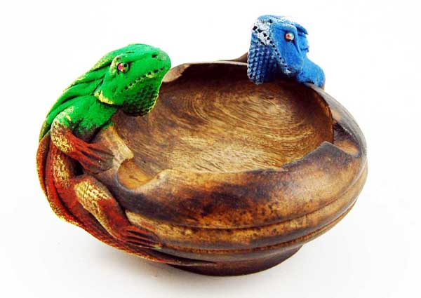 Iguana Ashtray Wooden H5.5xw12cm