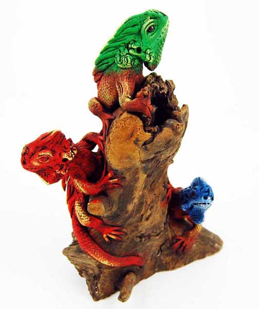 Iguana Wood Sitting H25xw12cm