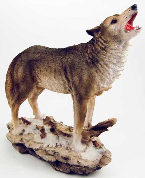 Wolf Howling On Base H14 Inch