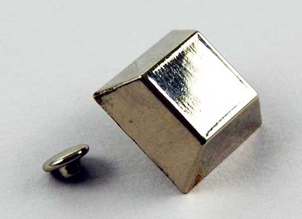 Stud Square 3D Effect 0.7cm Depth